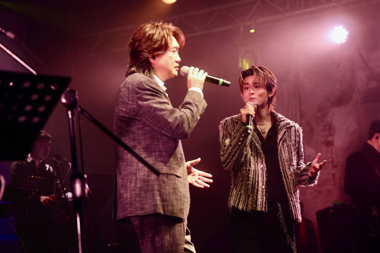 周治平1日邀徒孫吳胤呈同台合唱。尚時代文創娛樂提供