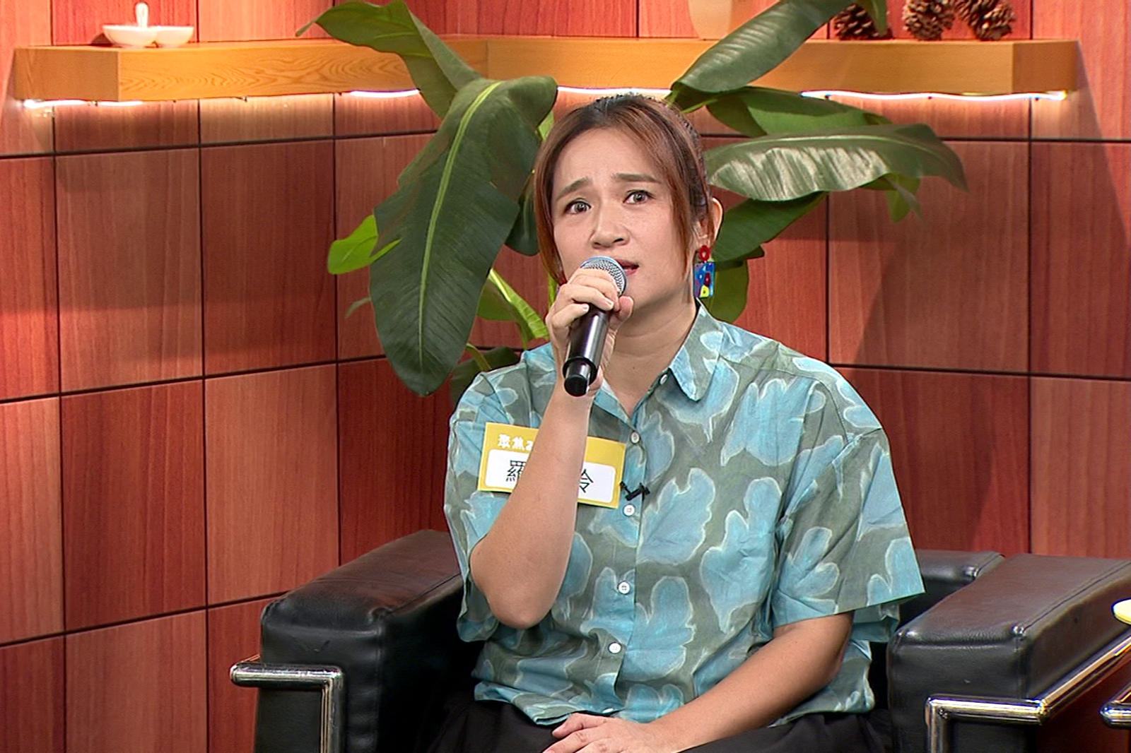 羅美玲在現場演唱音樂劇《火神的眼淚》的歌曲。年代提供