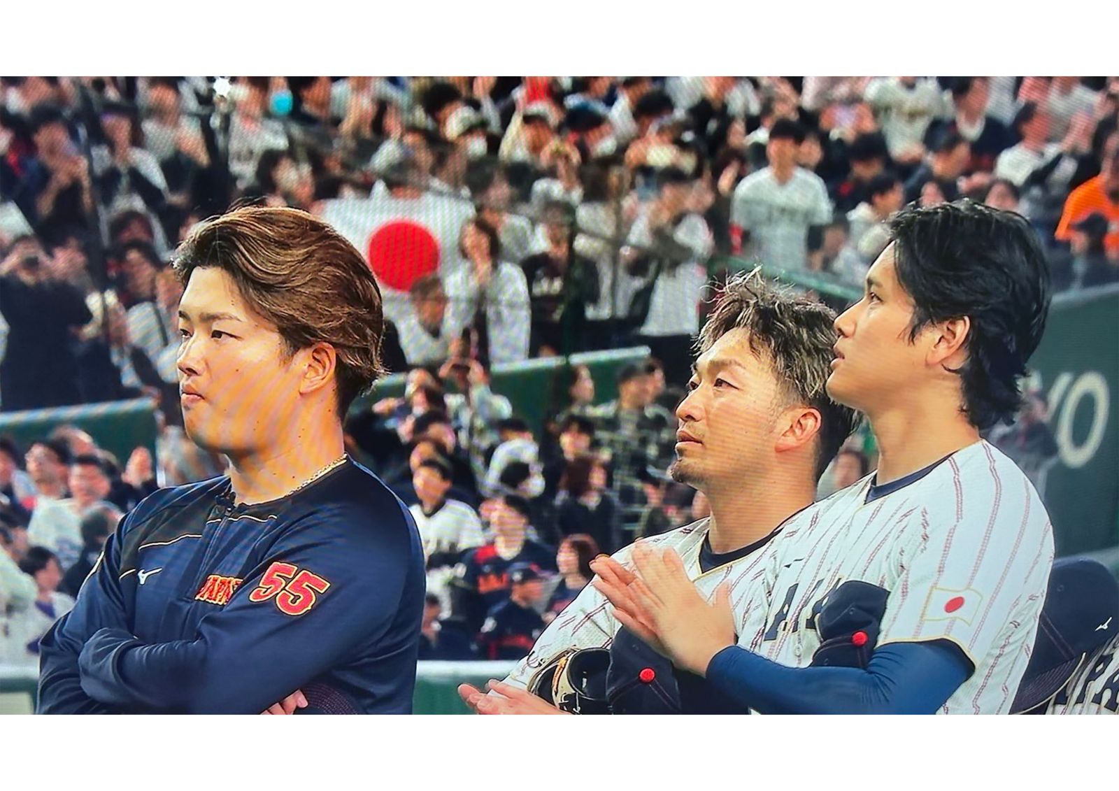 村神vs天皇?WBC天覽試合現爭議 村上宗隆「抱胸嚼口香糖」被罵爆