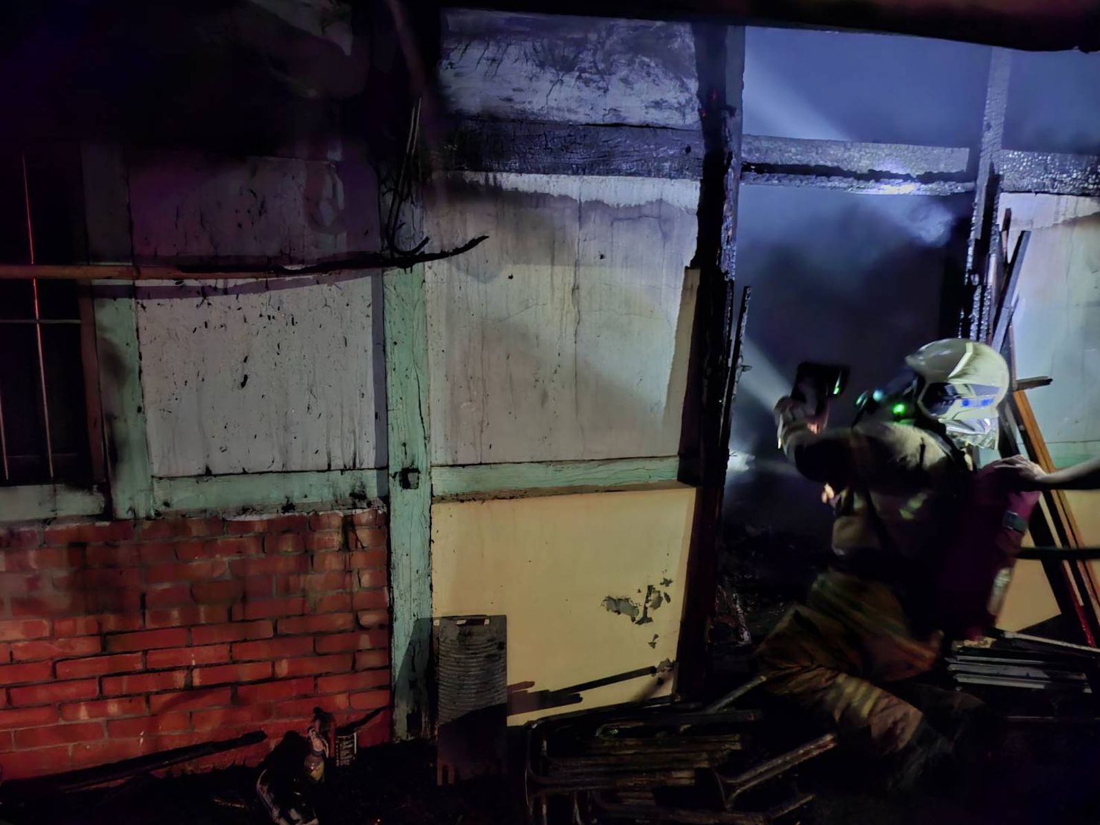 台南東山民宅凌晨火警　73歲阿公折返救火不幸喪命