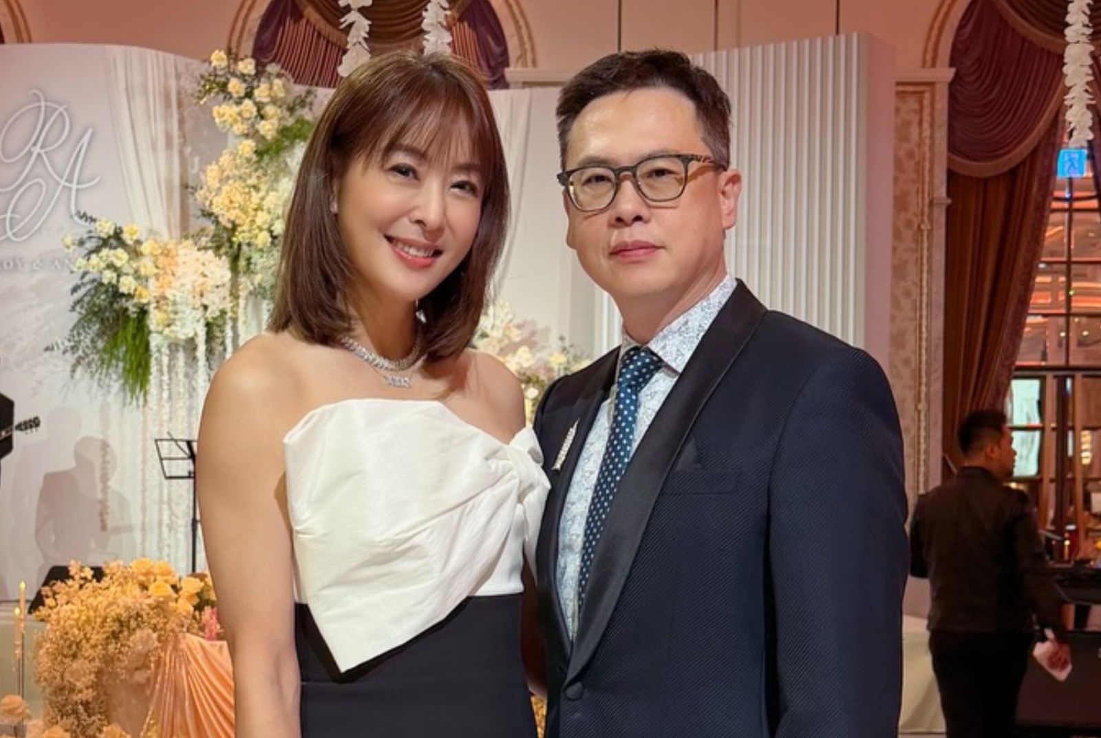 老公臉書開嗆「女瘋子董事長」！賈永婕火大反擊　放話抖出瞎妹私訊內幕