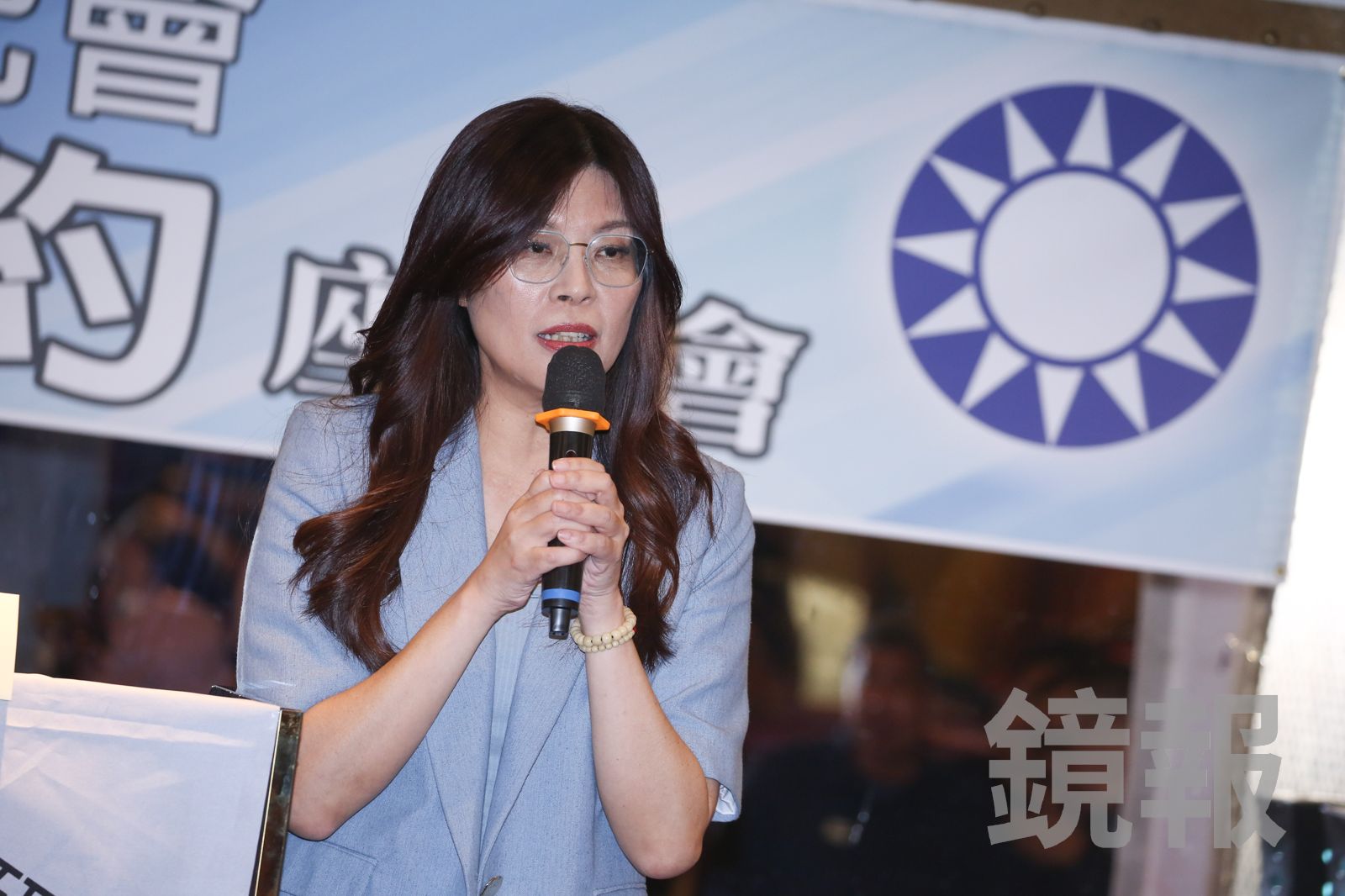 《鏡報》接獲可靠爆料,鄭麗文曾在2023年8月下旬頻繁前往郭台銘位於信義區的競選辦公室,勸進郭參選總統。(圖/董孟航攝)