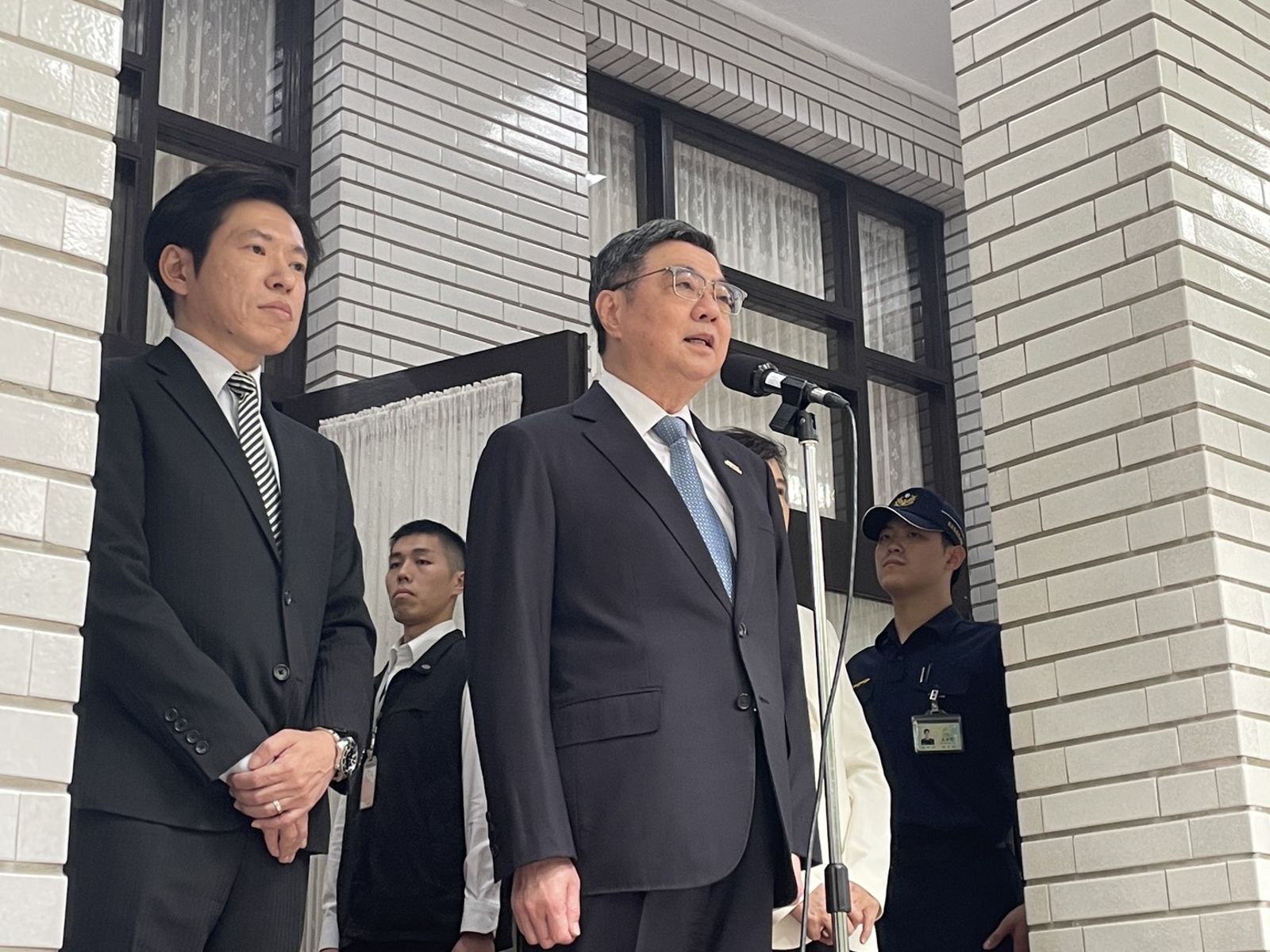 鄭麗文喊主導軍購特別預算　卓榮泰：不宜由在野黨主導