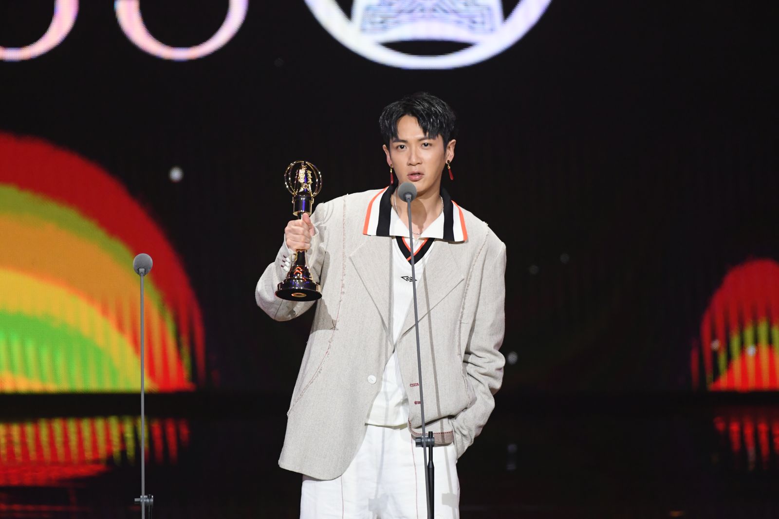 柯鎮東為金鐘60前導影片獻聲。三立提供