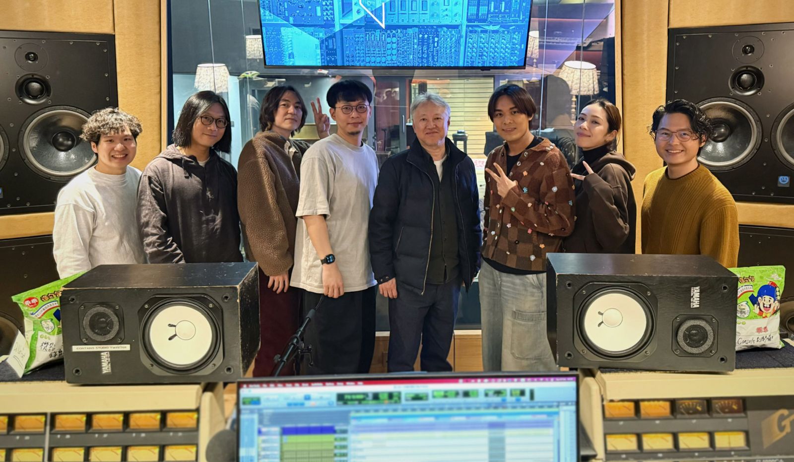 告五人與瑪莎及頂尖音樂人合影。相信音樂提供