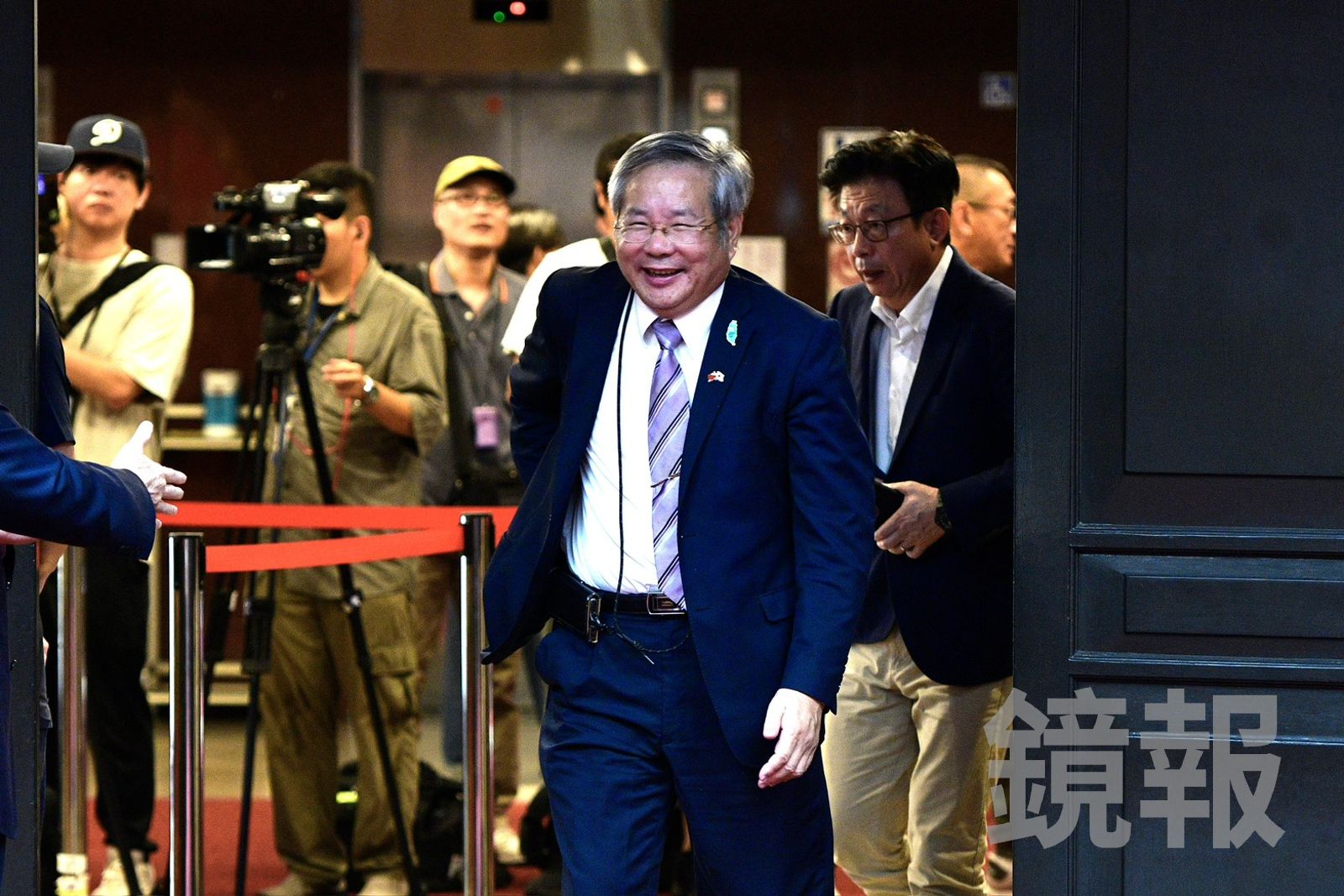 立院新會期報到!許忠信夜排11小時斷郭國文頭香紀錄 自曝曾讓黃偉哲嚇到臉發青