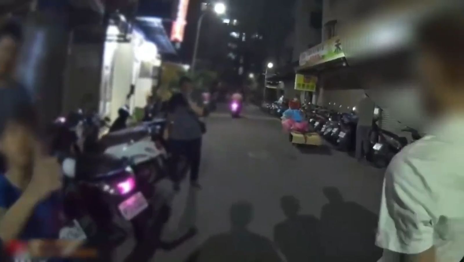 賽跑片／逃逸移工VS霹靂警狂逃300公尺仍遭逮逮　小男童目睹大讚：帥氣！