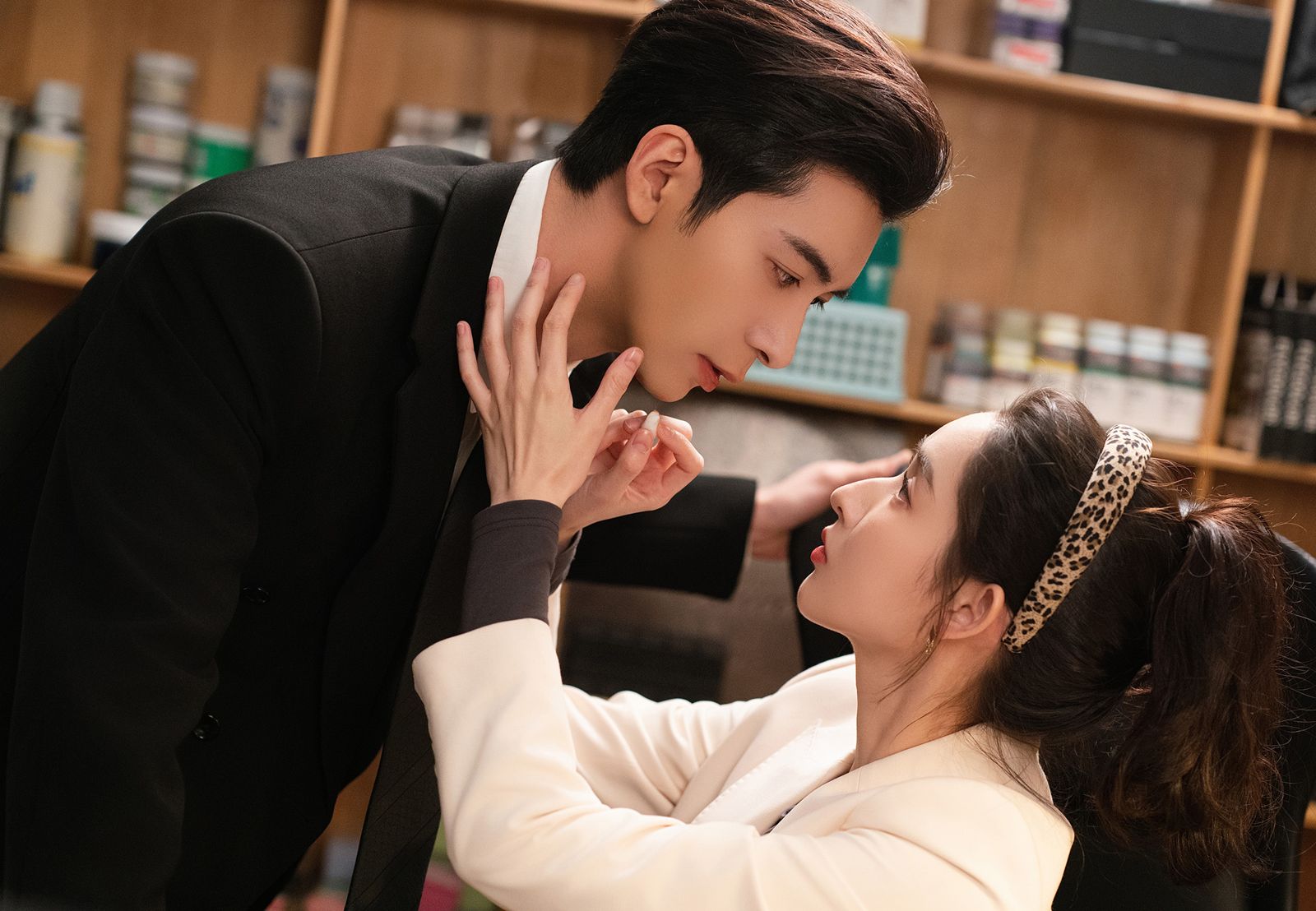 雲霄飛車嚇到靈魂出竅！男星霸總形象崩壞　癱軟喊「我想回家」慘樣曝光