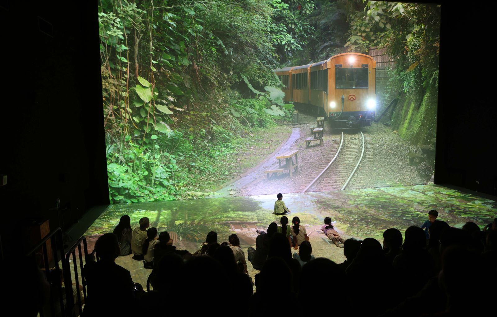 《神木之森》沉浸式版本鎮和首映。公視提供