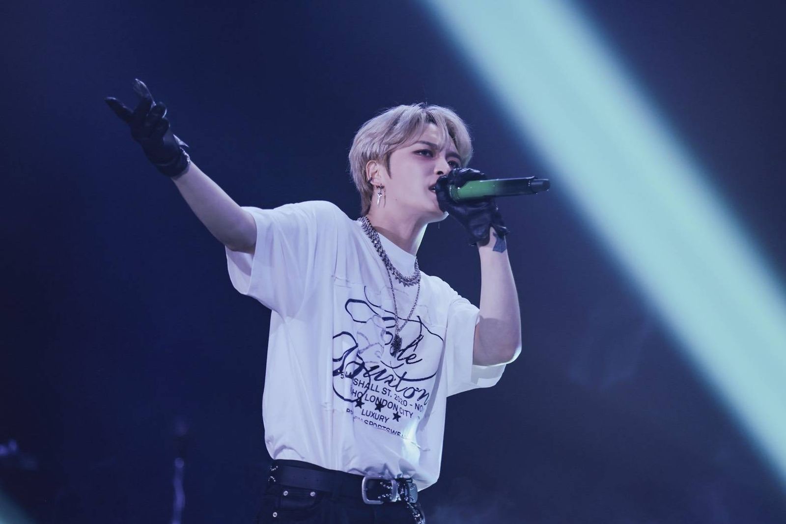 粉絲無懼颱風追星！　金在中開唱驚見「濟公」坐台下