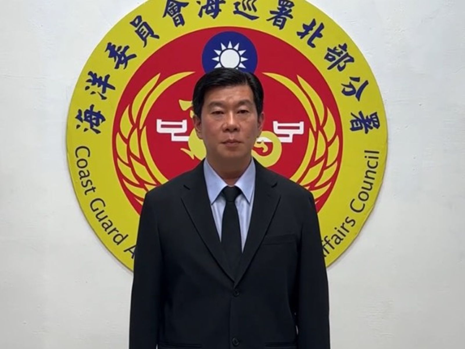 520前夕橡皮艇偷渡！中國父子「紅色沙灘」過夜才投案　父聲押兒交移民署