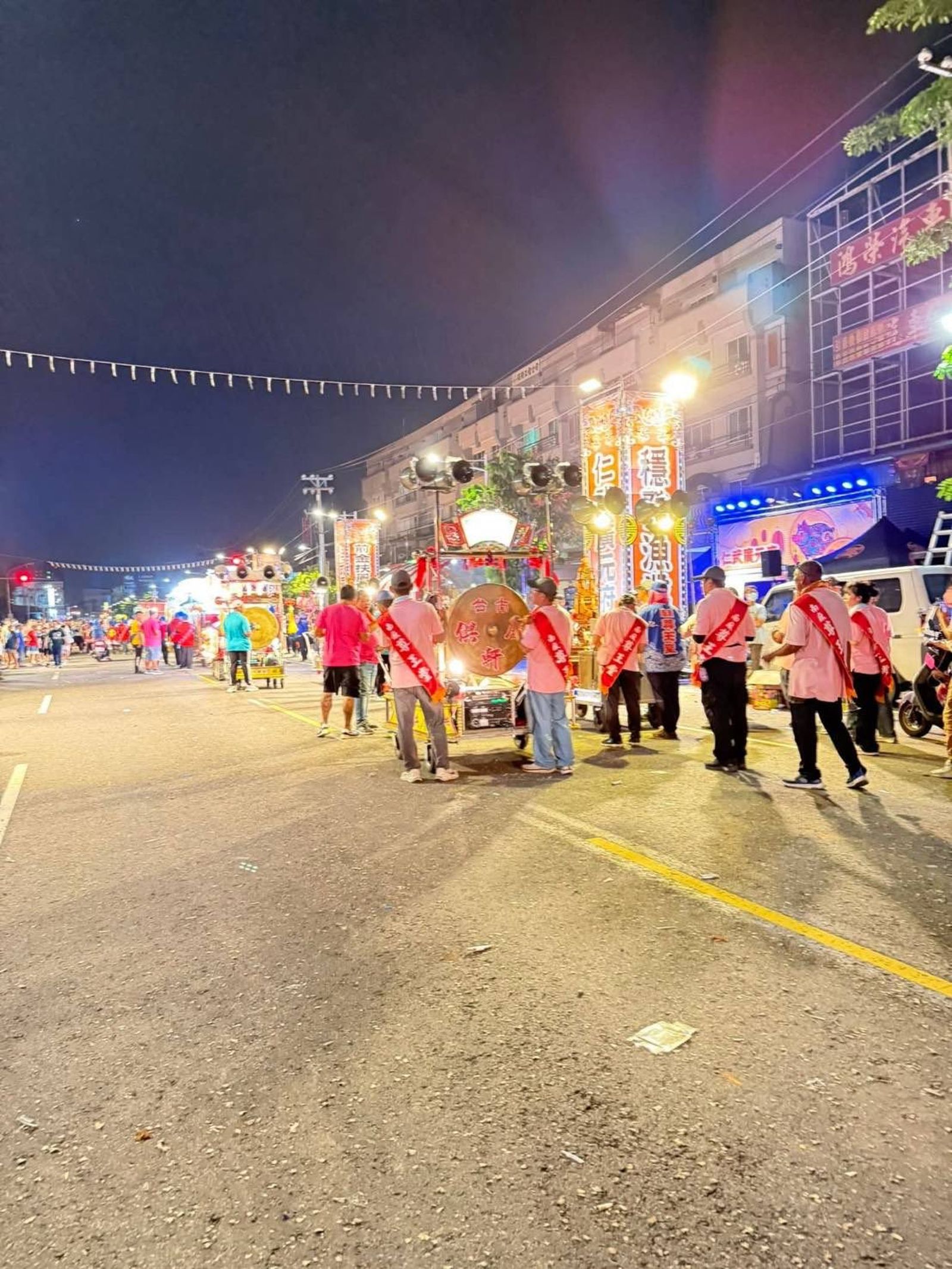 高雄市仁武區某廟宇舉辦廟會遶境活動。圖/翻攝自FB/仁武人大小事