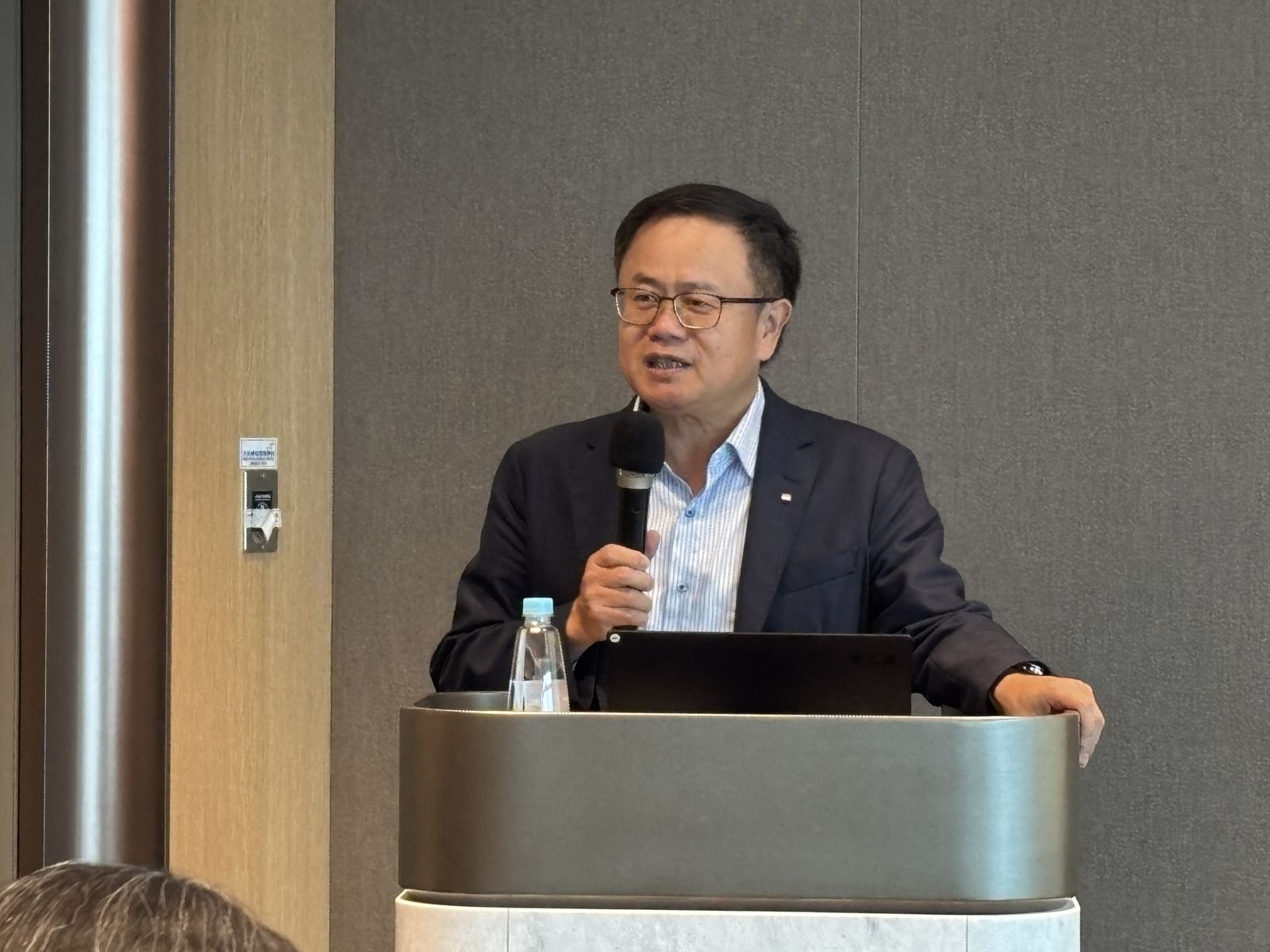 未來兩季產能全滿、能見度超高 鴻勁:GPU明年上半年狂拉貨 下半年手機、ASIC接棒