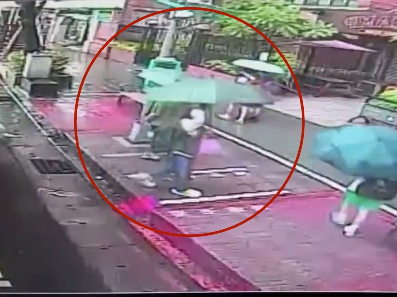 北市公車爆攻擊案!女高中生無端遭踩腳撞肩 下車前竟被刺傷