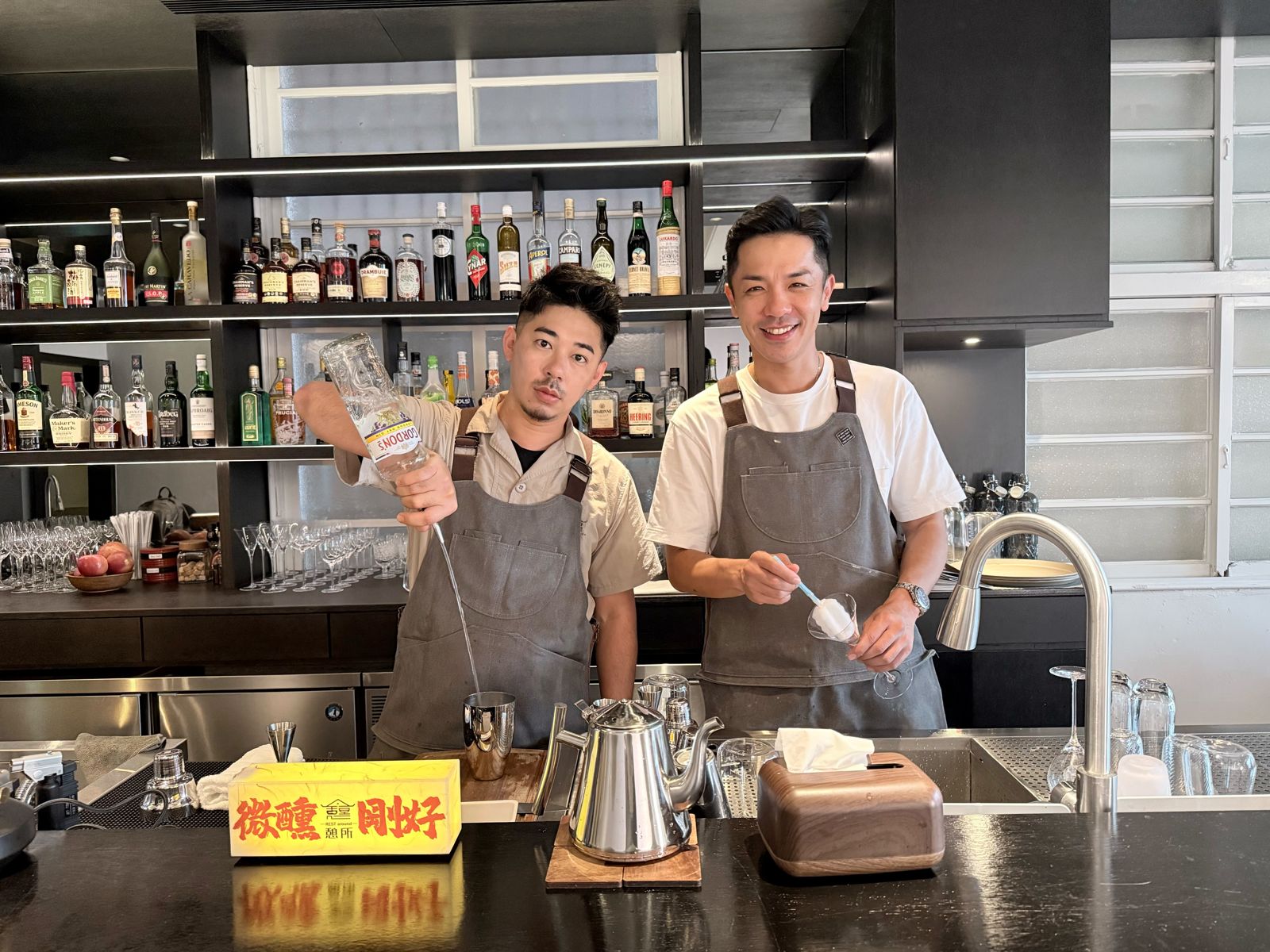 8點檔男神遭目擊餐廳內洗碗、掃廁所　認了投資50萬血本無歸！兄弟為經營爆衝突