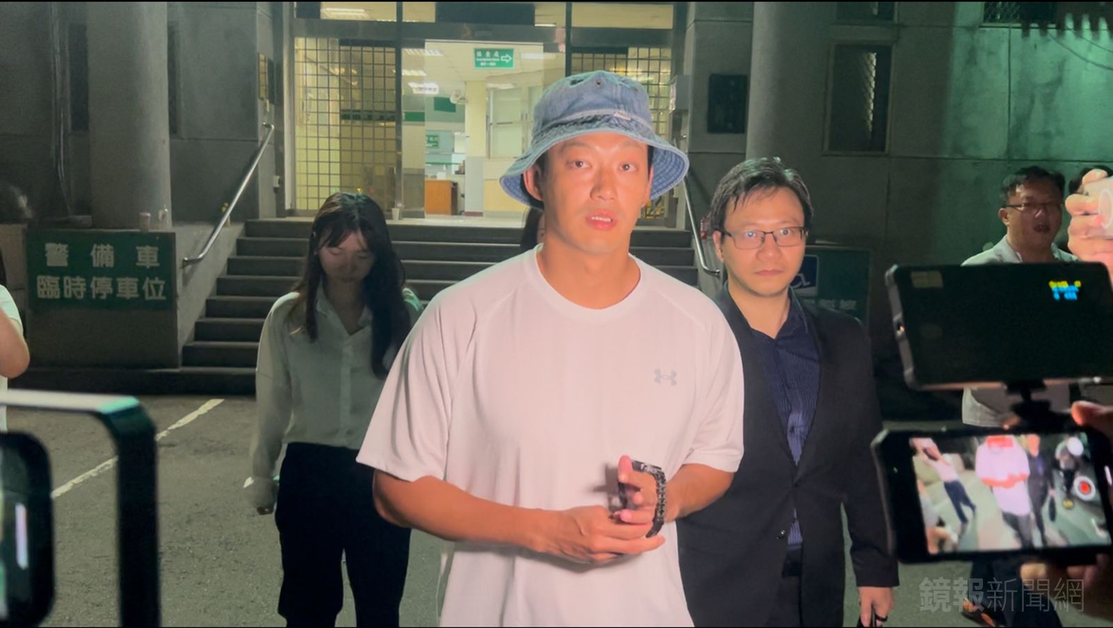 快訊／創新高！威廉50萬交保　步出地檢署不回應