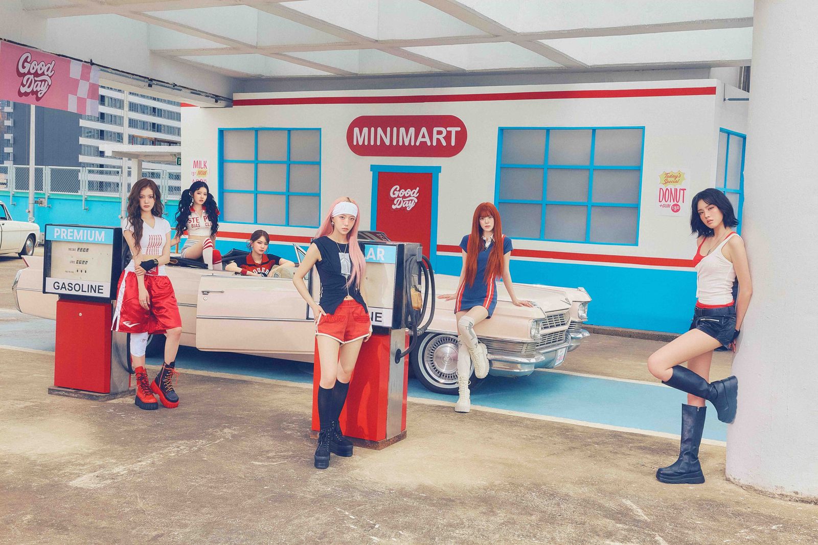 STAYC變身陽光系女友！　8/23三度來台開唱