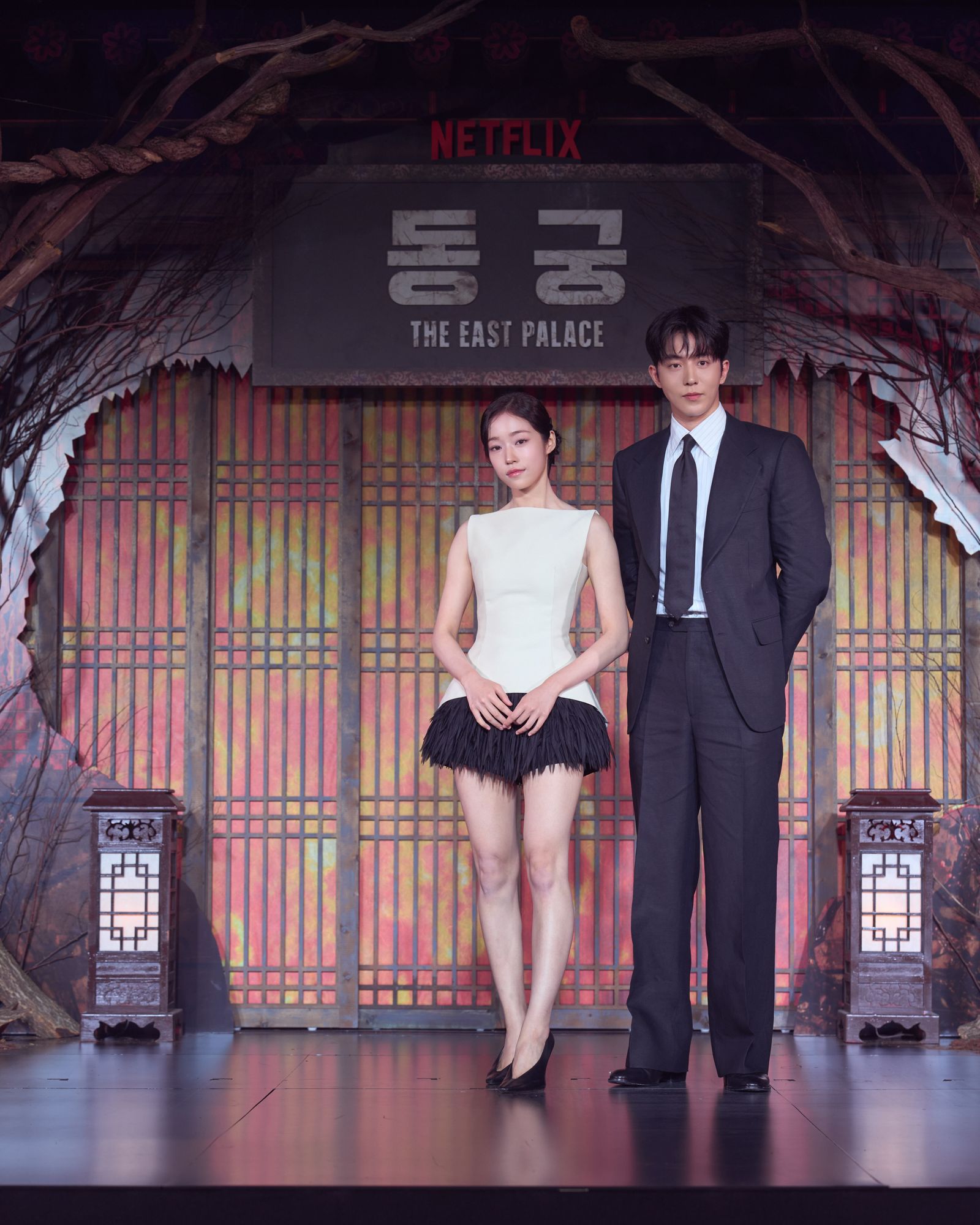 《鬼謎東宮》盧允瑞(左起)、南柱赫。Netflix提供