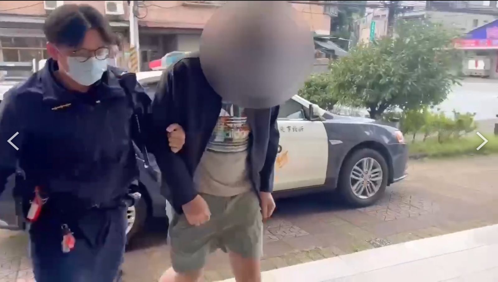 高男被警方帶回。翻攝畫面