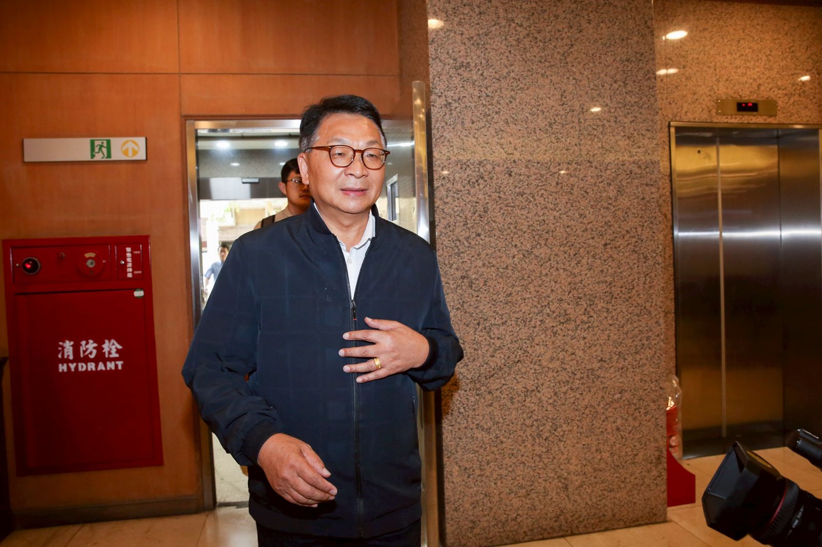 才因貪污被押！陳歐珀再爆「浮報助理費」　北檢兵分3路搜索