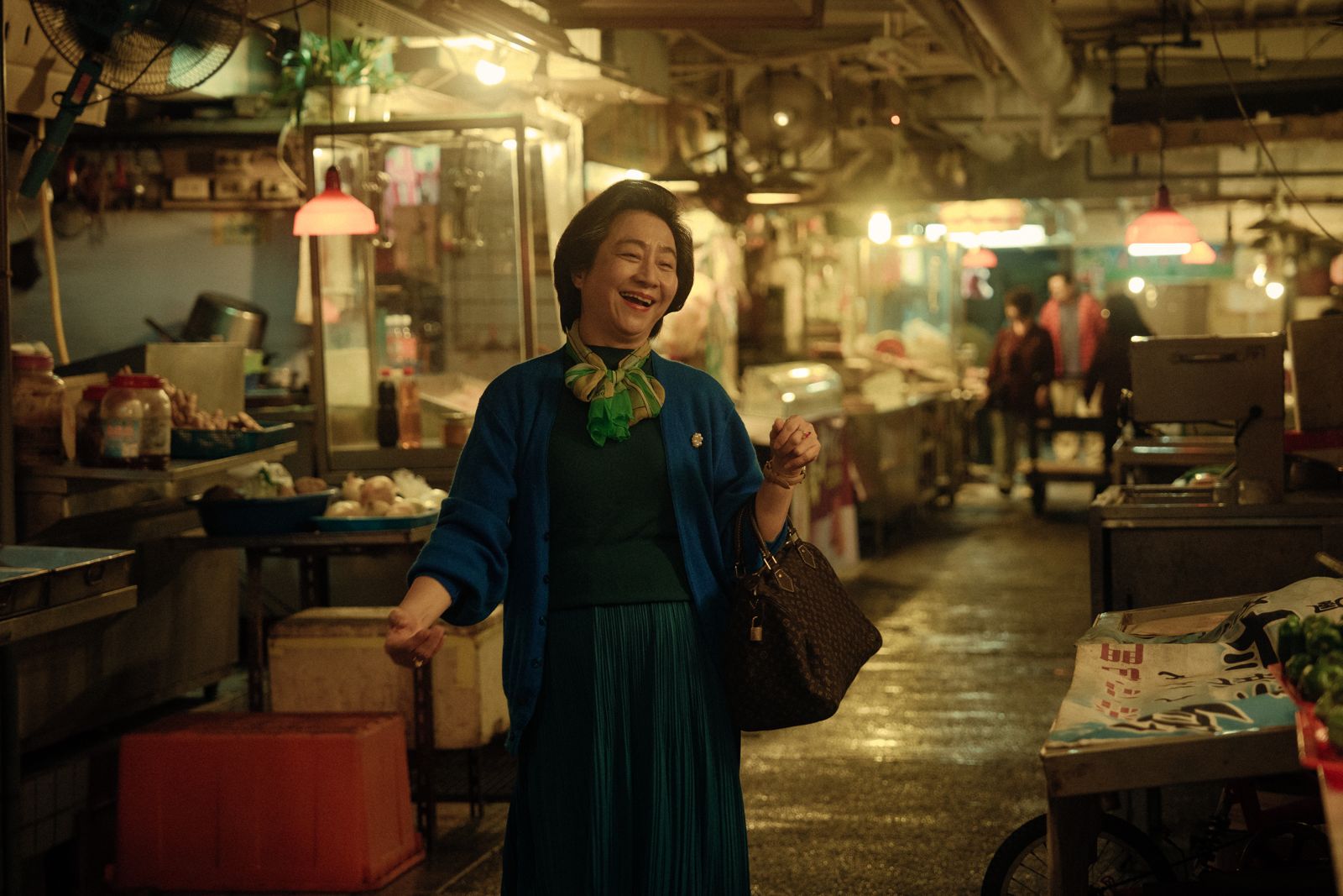 《阿婆非死不可》以楊麗音飾演的客家阿婆展開的瘋狂異想世界,入圍第60屆電視金鐘獎2項大獎。客委會、客家電視台提供