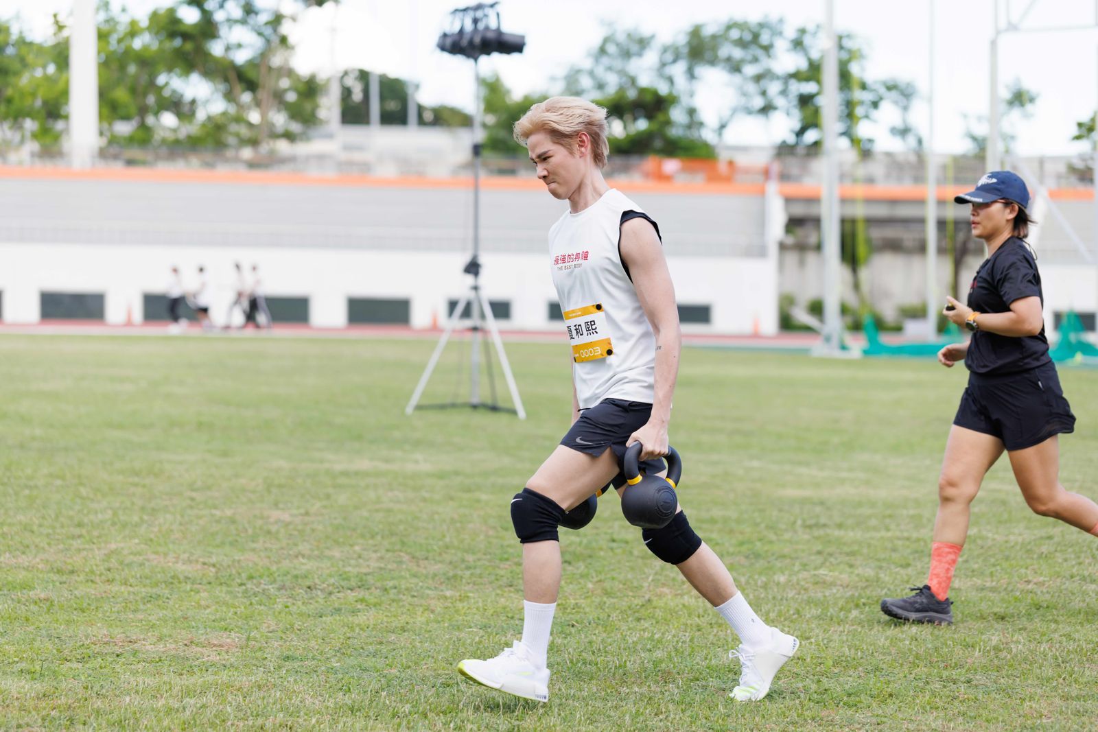 《最強的身體》移師苓雅運動園區，選手夏和熙挑戰耐力極限。好看娛樂提供