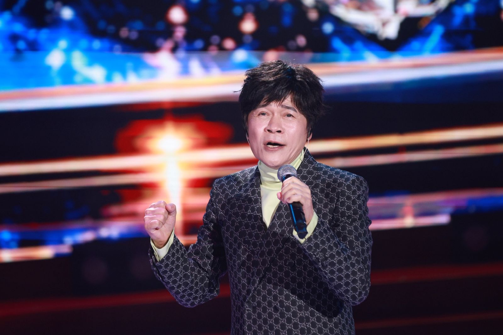 洪榮宏婚變傳近1年!中秋團圓「小11歲嫩妻仍神隱」 63歲真實狀態曝光
