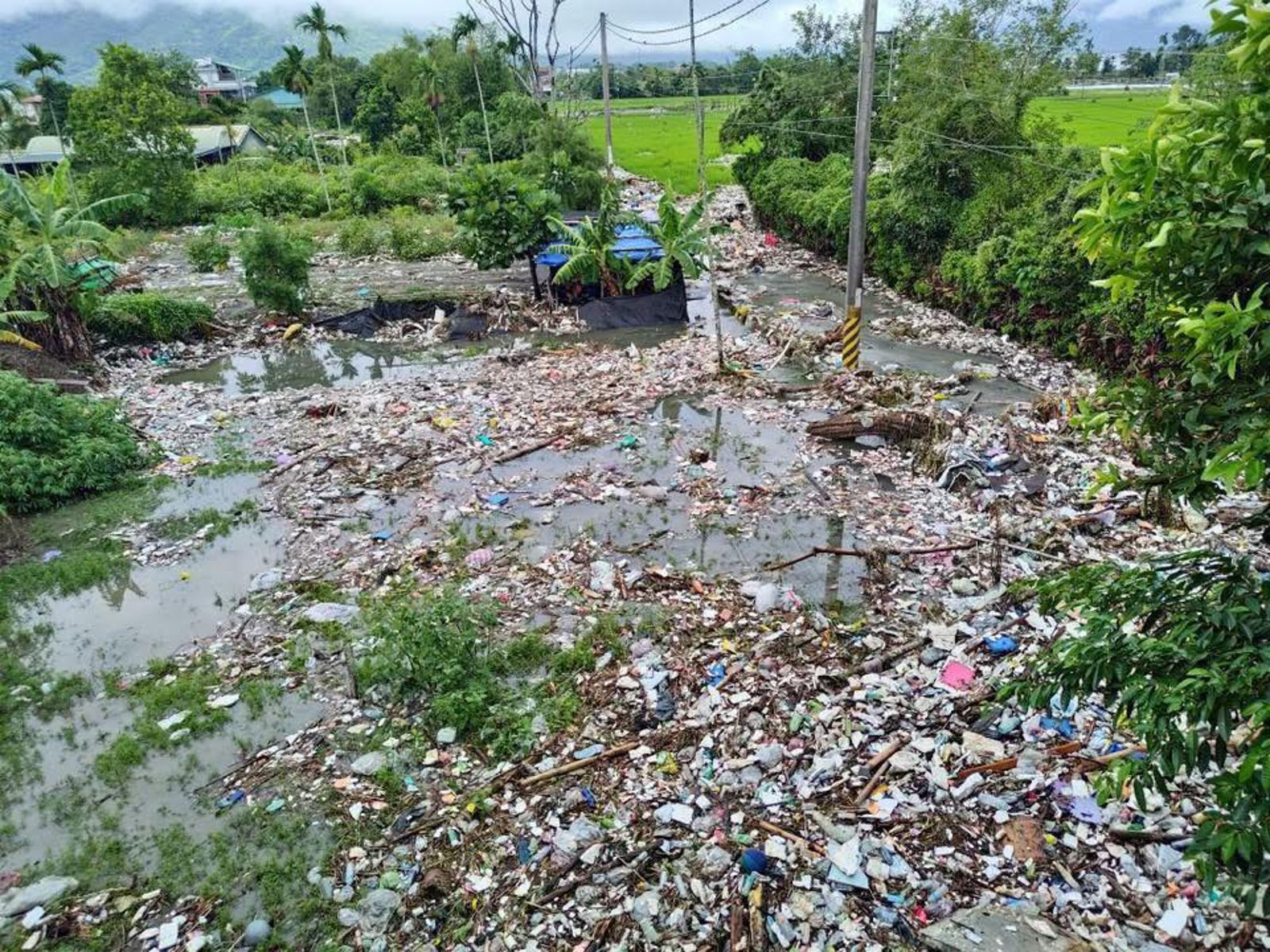 光復鄉遍地垃圾。圖／翻攝自FB／花蓮同鄉會