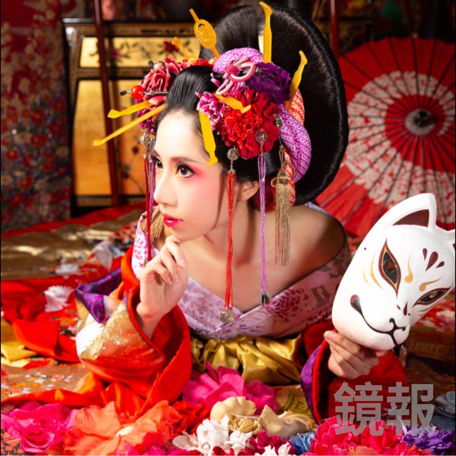 沈姓女法官長相亮麗,曾赴日拍攝沙龍照為青春留紀念。