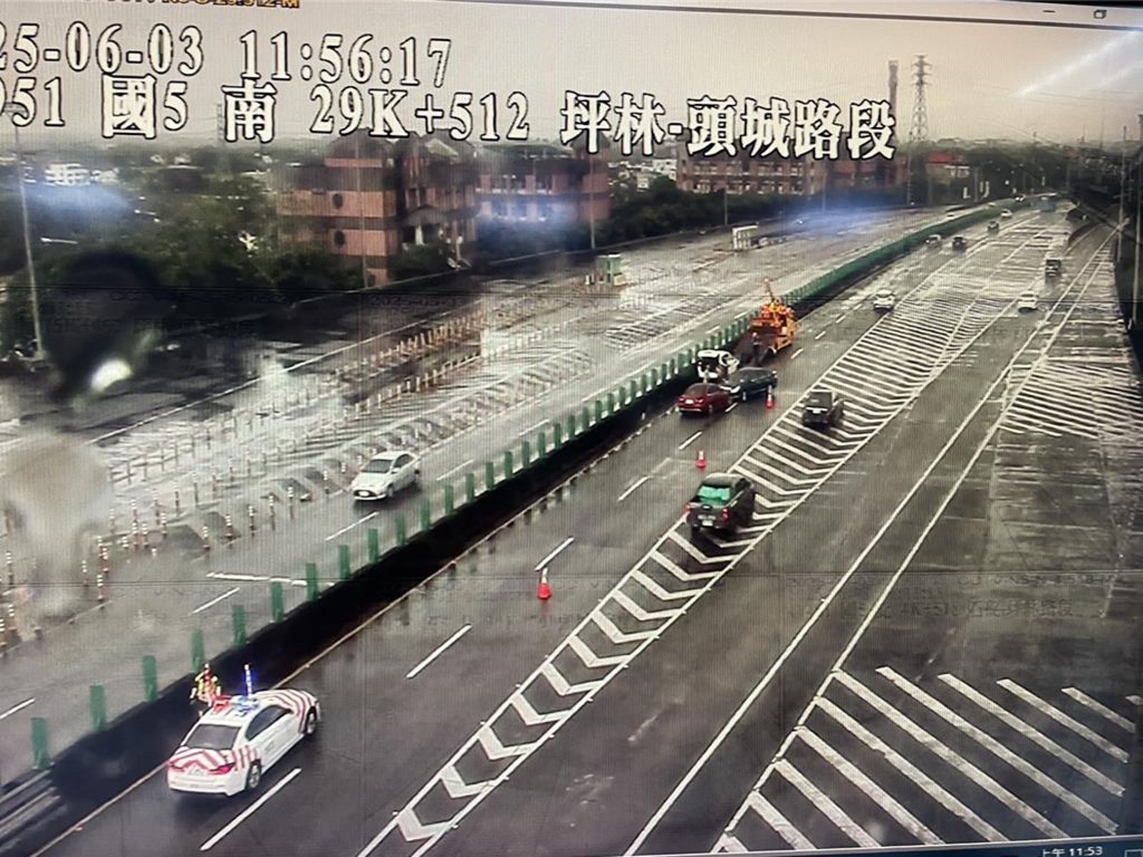 88歲無照老翁開車逆上國道！3車連環撞　轎車駕駛見「黑車迎面殺來」嚇破膽