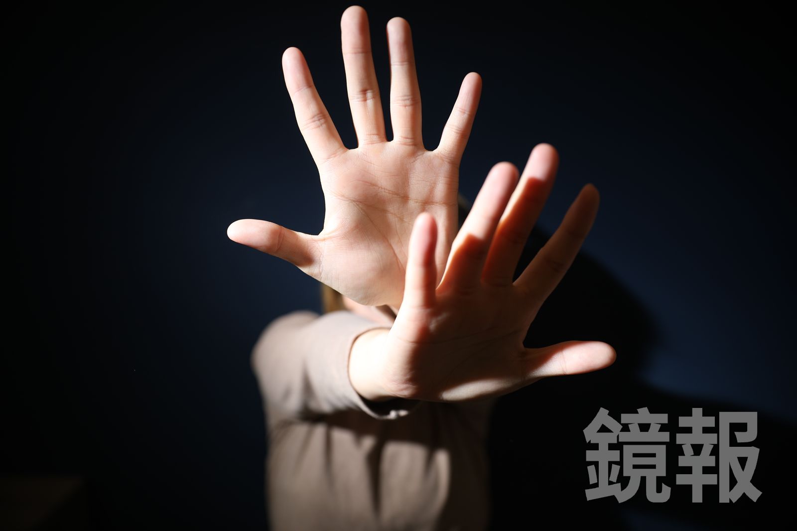 13歲女學生遭輪流性侵！惡狼集團「4老師、1工友」遭逮捕