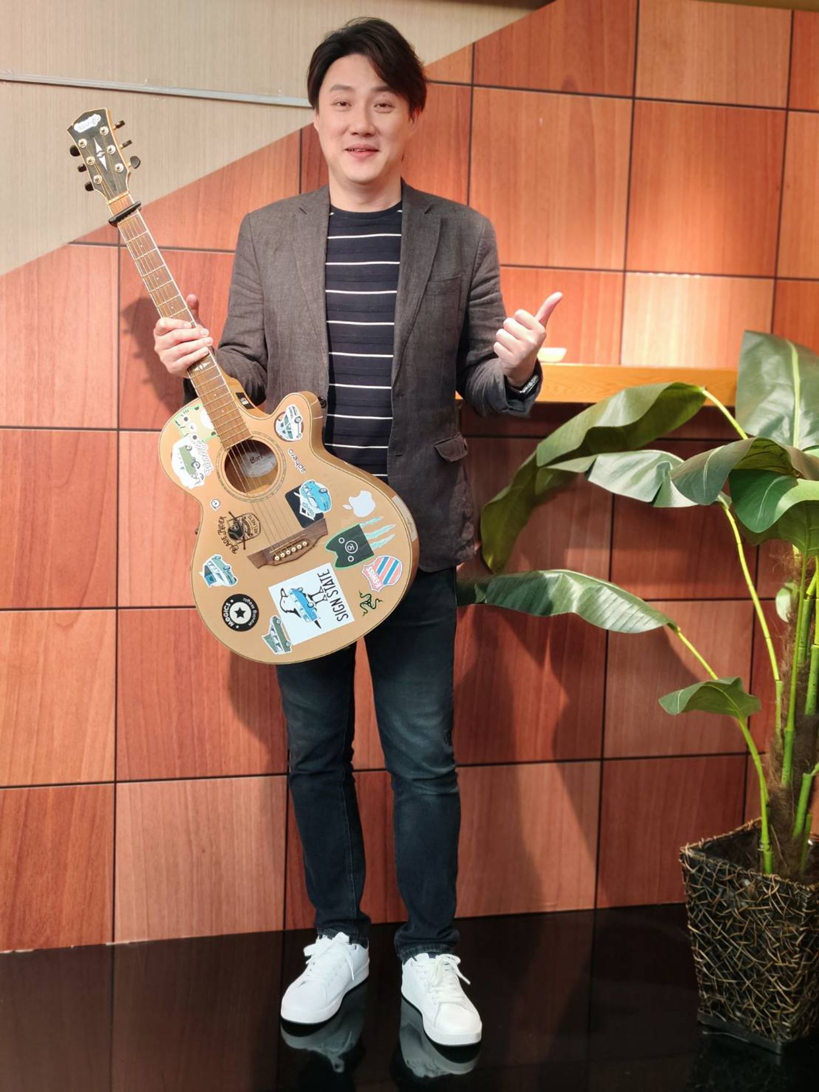 錢毅上《聚焦2.0》獻唱張學友《多愛我一點》。年代提供