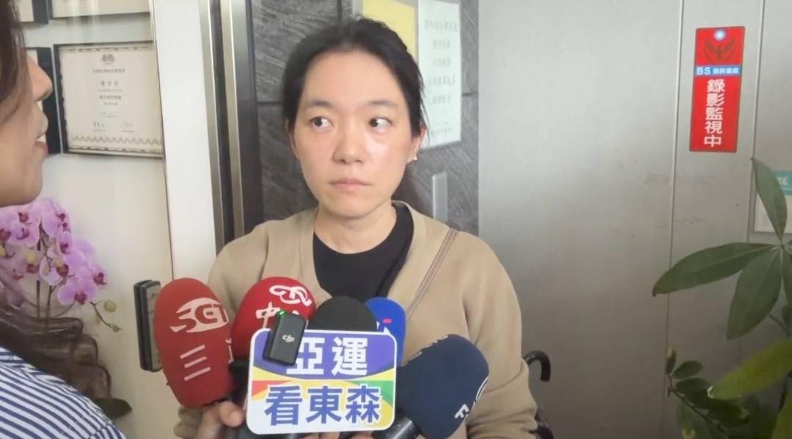 網傳許芊芊發文自嘲「權力遊戲砲灰」?陳幸妤兩招破解:那為何住5樓?還嗆我?