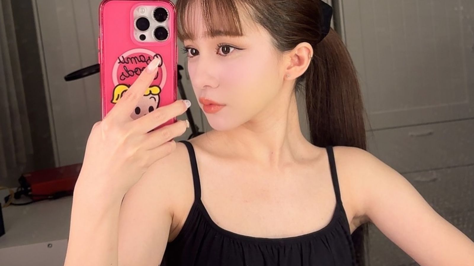 黑男愛妻Lucy 14歲舊照曝光！「混血高顏值」竟撞臉Angelababy　