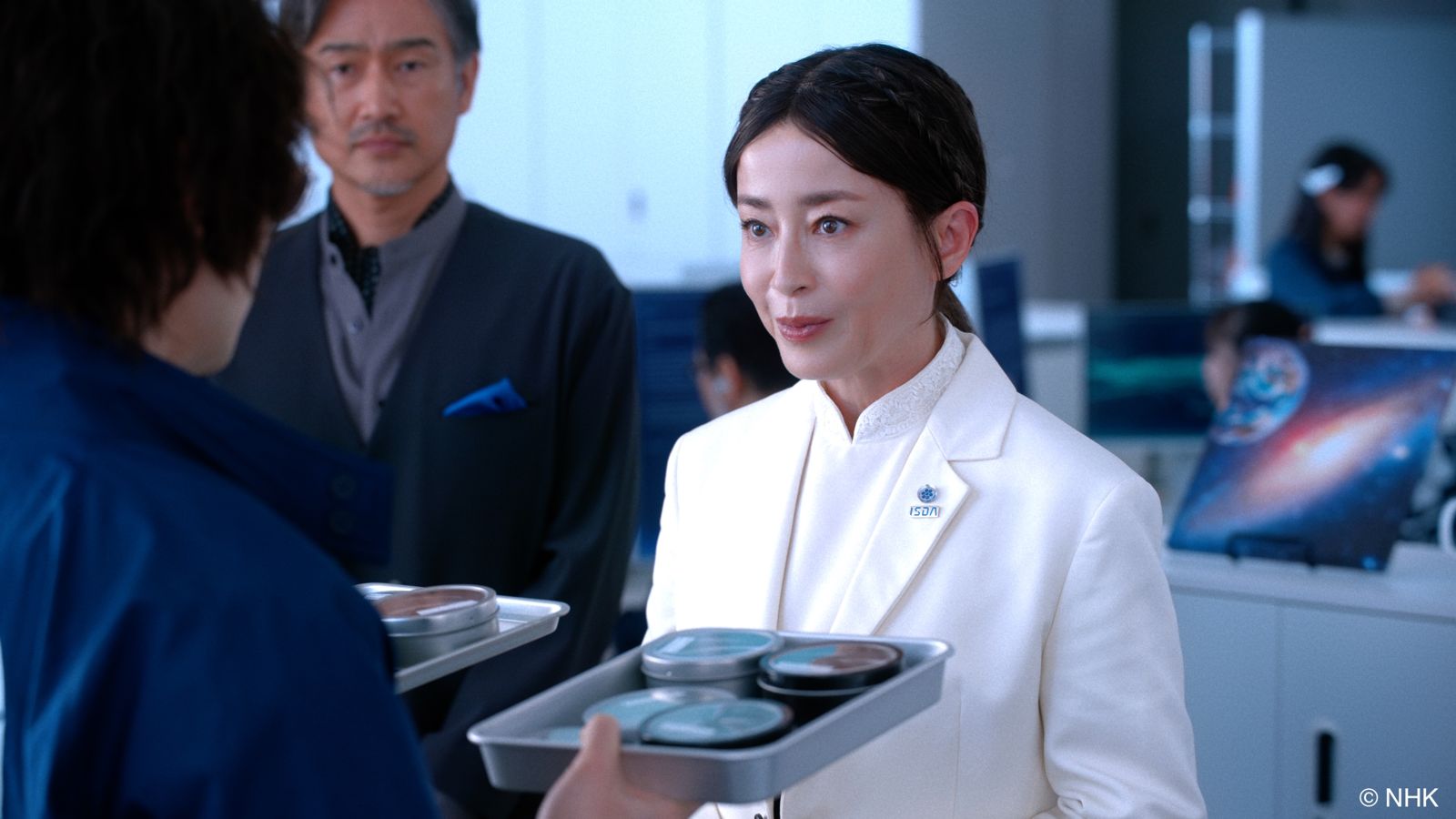 宮澤理惠飾演ISDA 頂尖菁英之一,負責指揮 ISDA 重大專案「火星撤退計畫」。Hami Video提供