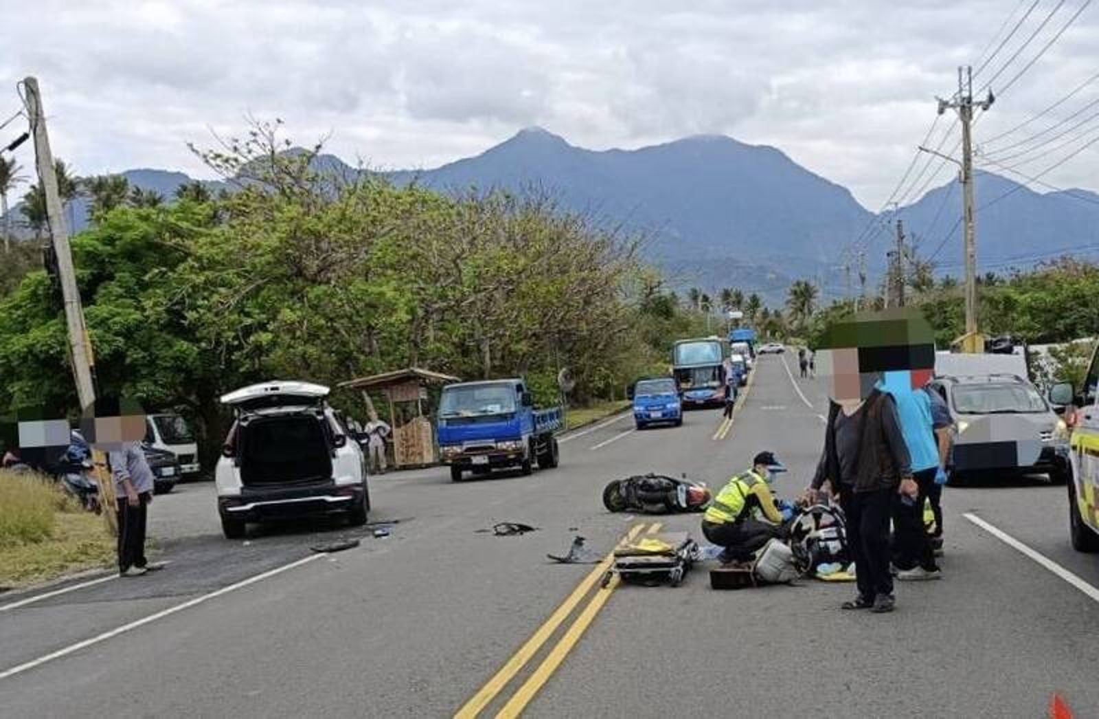 為了吃早餐！台11線75歲翁「鬼切」跨雙黃線　30歲騎士攔腰撞慘死