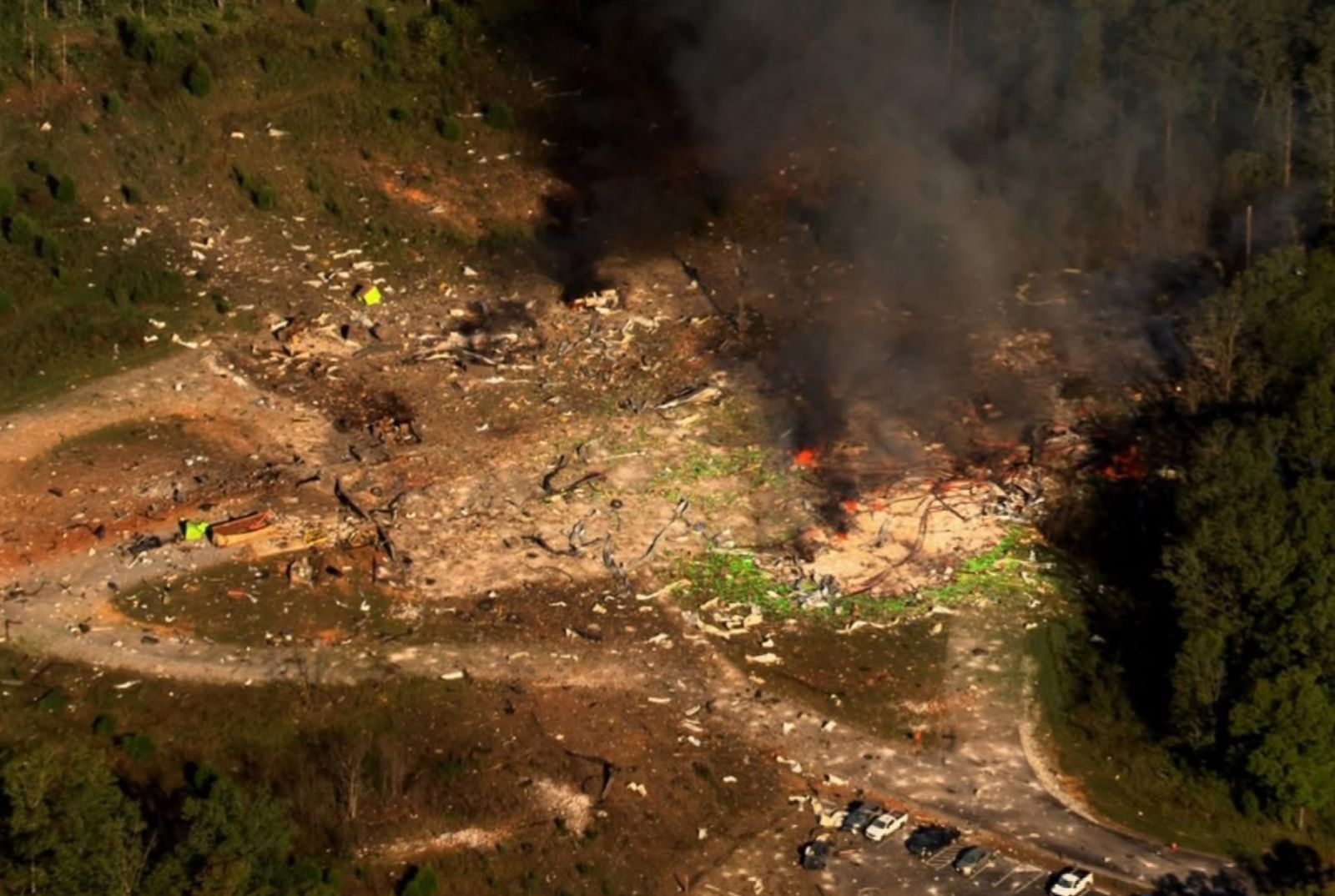 彈藥工廠毀滅性爆炸!整棟炸成廢墟「前後震撼對比」曝光…19人失蹤、多人死亡