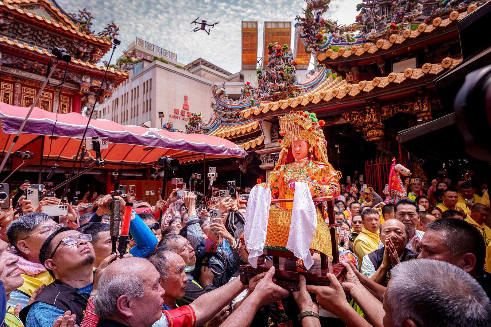 追媽祖也要顧好身體！　醫療團隊共築安全防護網　指揮車「遠距照護系統」智慧隨行　