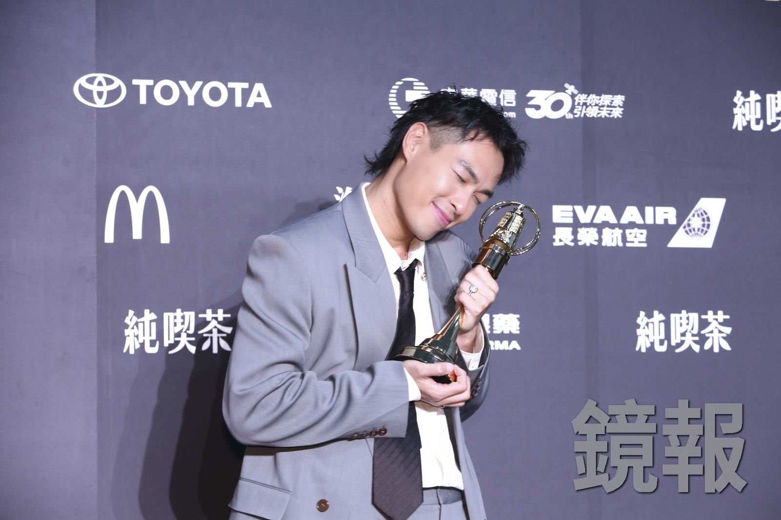 楊祐寧感謝家人。攝影組
