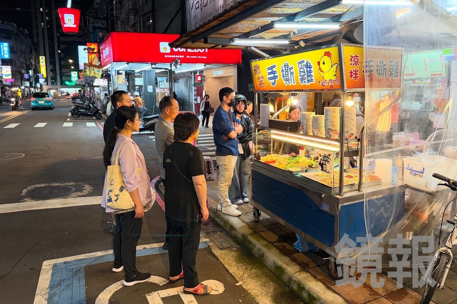 「永和微笑手撕雞」生意相當好，不想排隊，建議避開晚餐的尖峰時段。