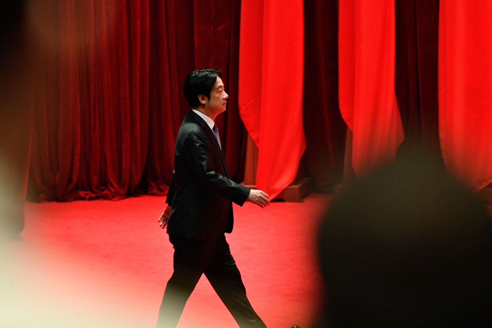 翁履中專欄：賴清德遇見的不是「黑天鵝」而是「灰犀牛」