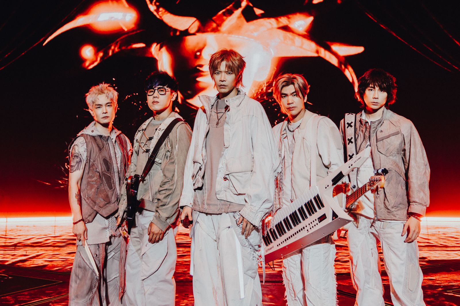 八三夭30日在高雄巨蛋舉辦全新巡演「沒有翅膀的人」。KKLIVE、不搖就滾提供