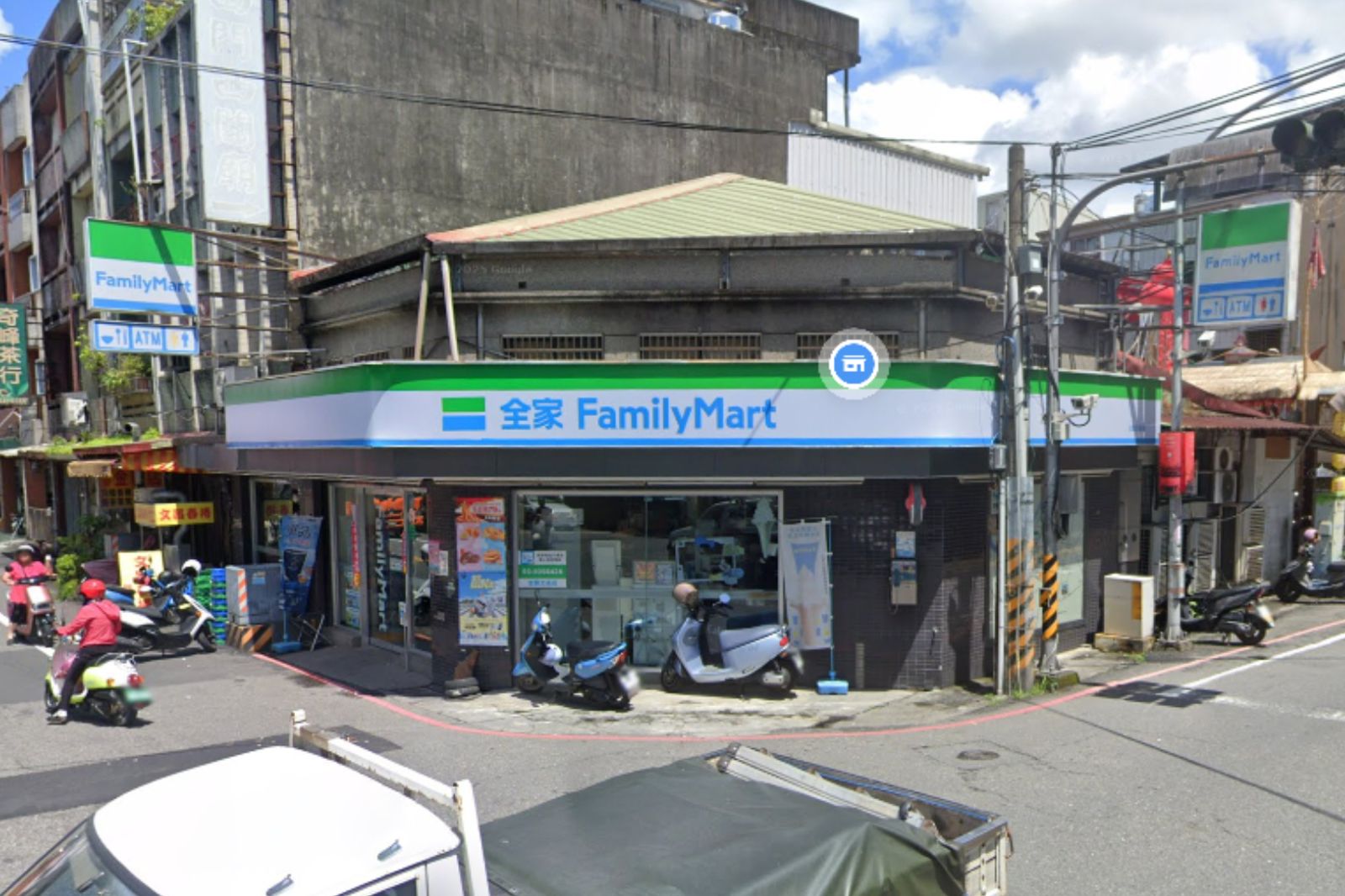 宜蘭市全家超商文昌店就包辦了1個1000萬元和1個200萬元2個大獎，讓許多網友也特別去朝聖。圖／Google Map