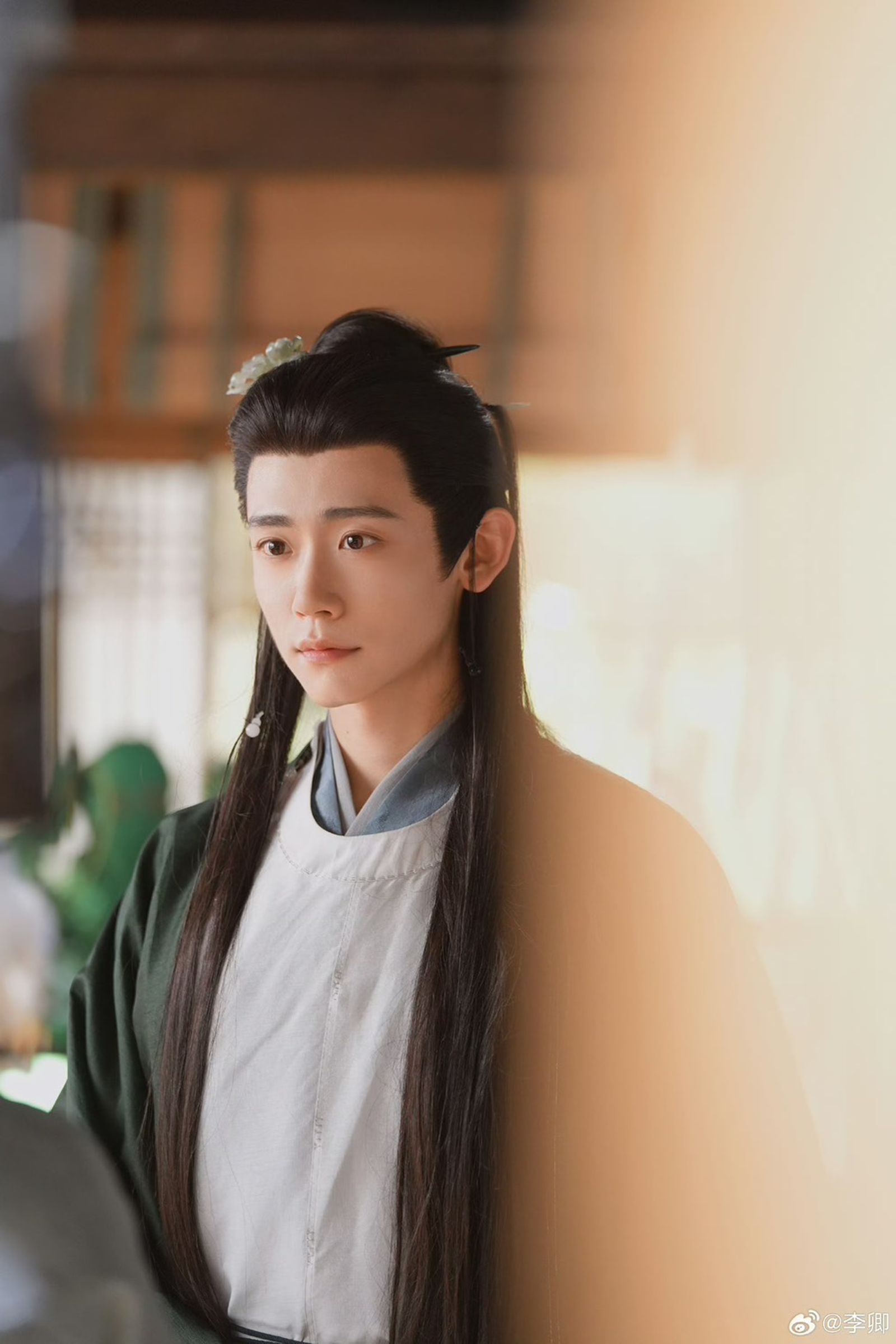 李卿在《逐玉》中飾演「公孫鄞」一角受矚目。翻攝微博