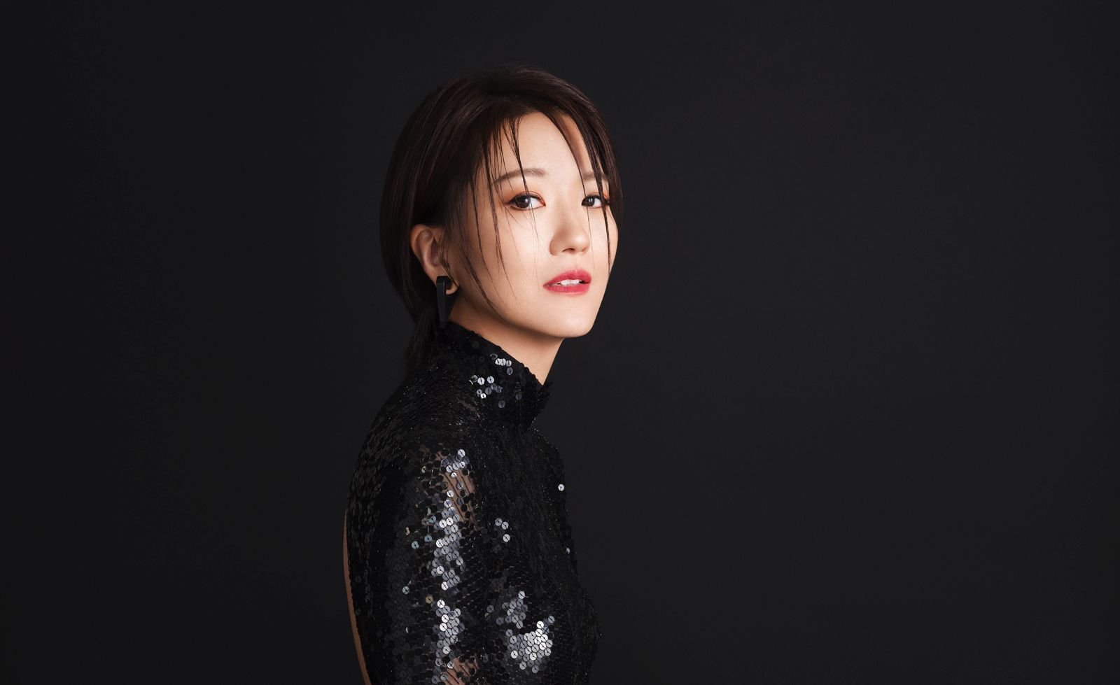 昔被酸歌紅人不紅！蔡淳佳驚傳「拒抱事件」　47歲凍齡美貌曝光