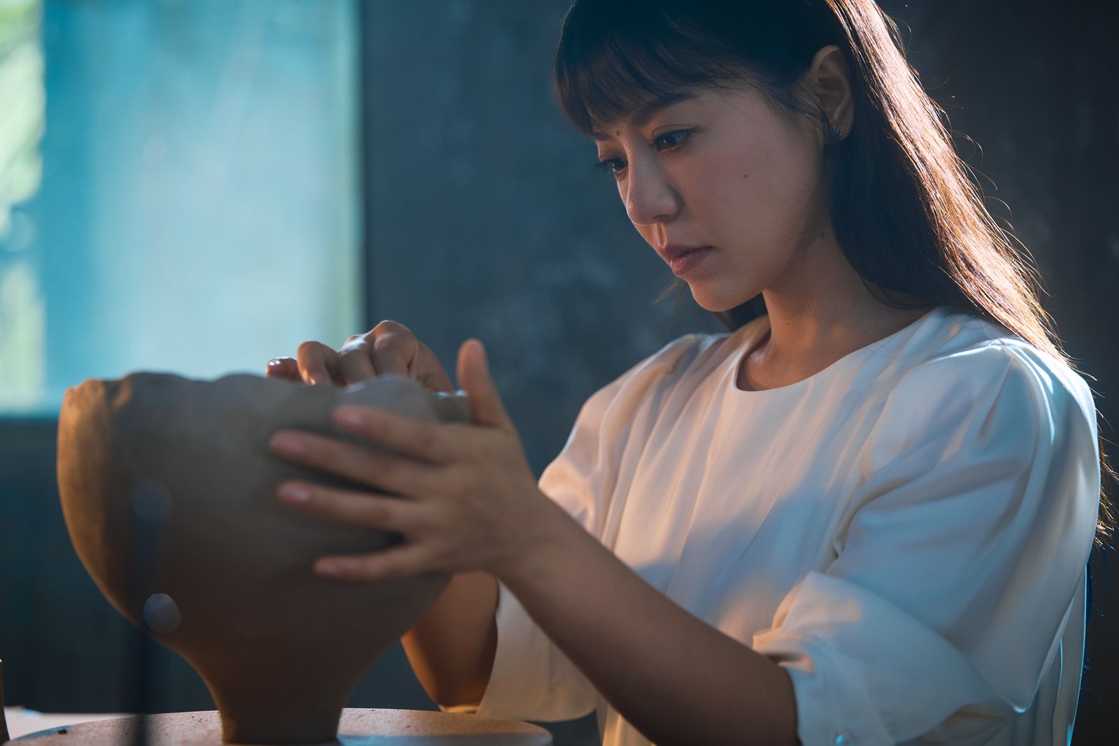 丁噹躲在家裡廁所練唱　詭譎曲風嚇壞鄰居