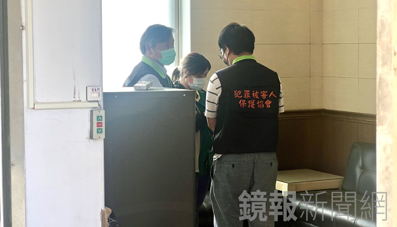 黑貓宅配員遭同事刺死　妻相驗吐6字