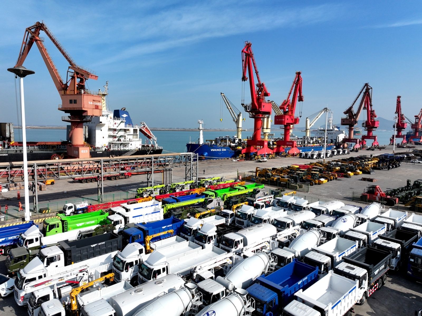 中國的經濟出超與政治「超出」