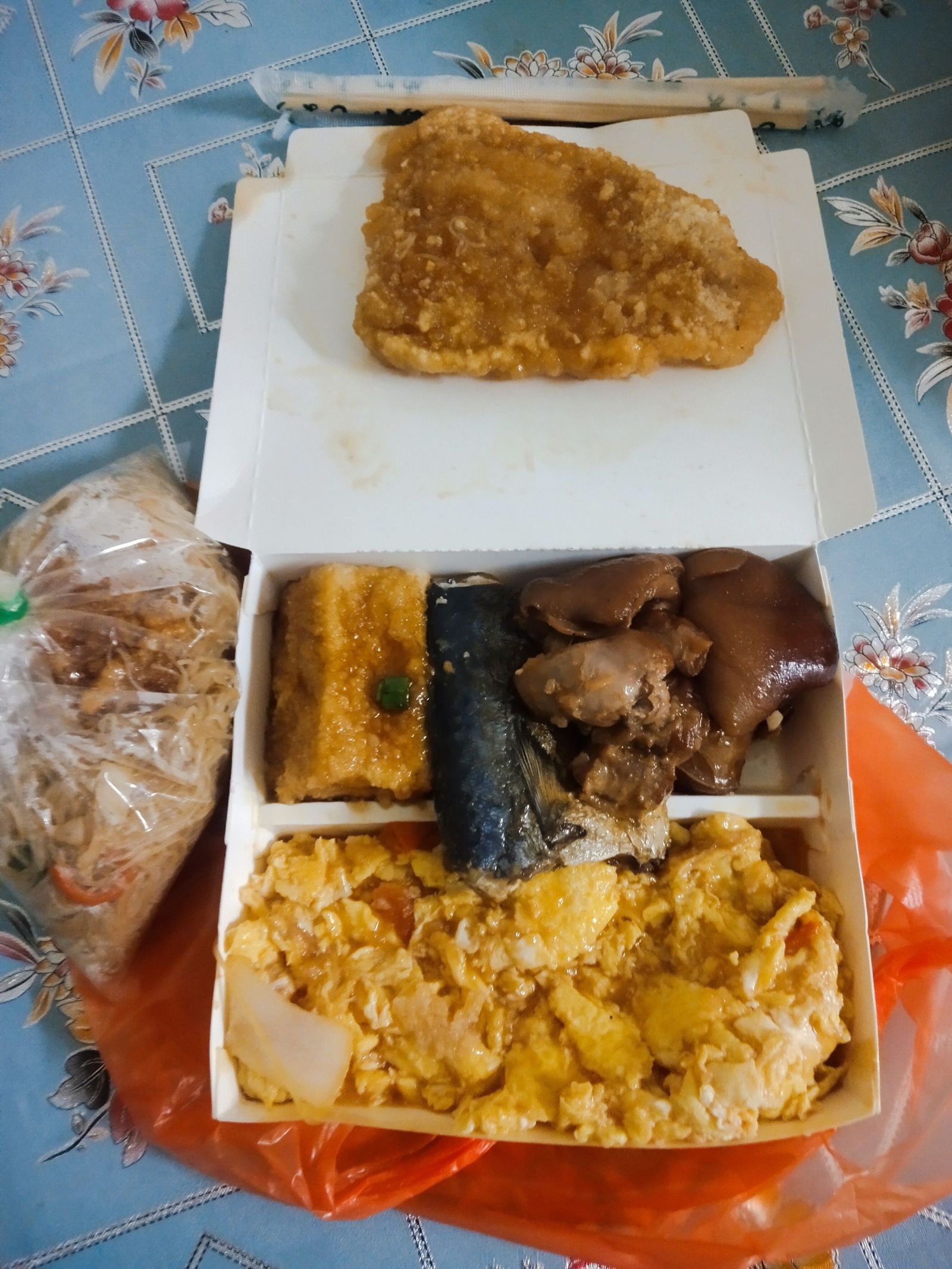 高雄有民眾購買到「天價自助餐」，一個要價500元引起網友熱議。圖／翻攝自爆廢公社公開版臉書