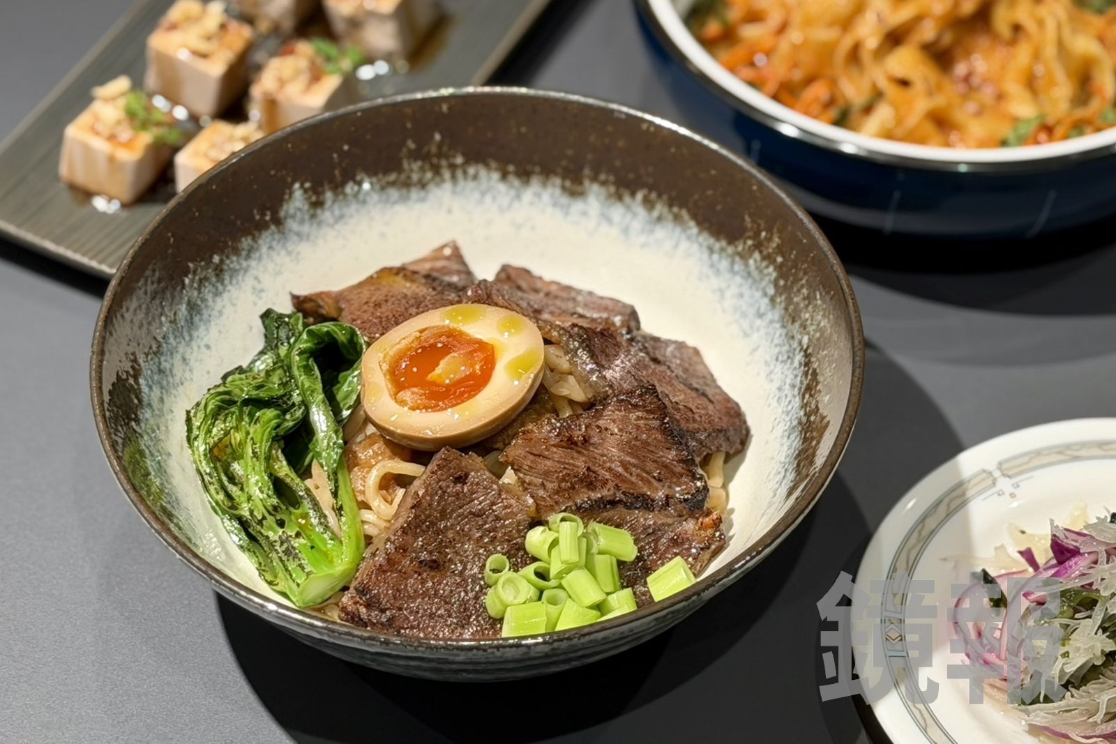 正男報食事/高端主廚的接地氣革命!星級技法落腳街頭,久時拌麵重新定義台味乾拌麵